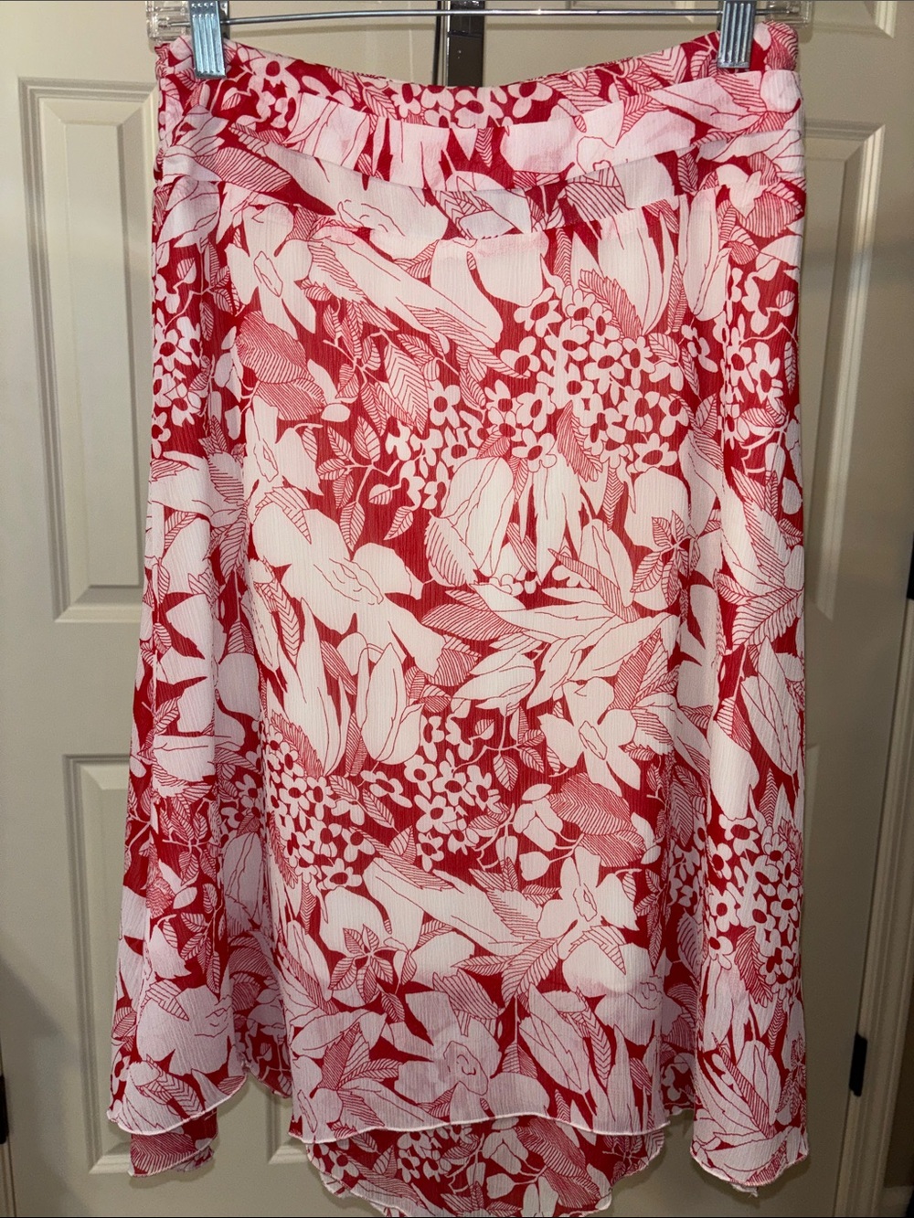 TAILOR B. MOSS Red & Off White Floral Handkerchief Skirt